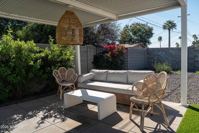 Building Photo - 8701 E Chaparral Rd