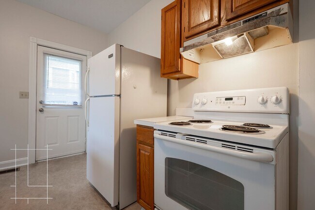 Building Photo - Single Family Home Available Now!