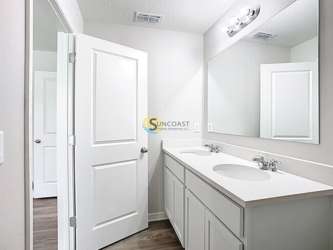 Building Photo - 3821 SW 43rd Ct