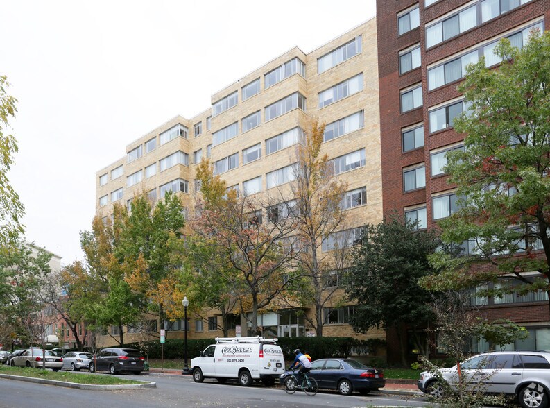 Building Photo - The Elise