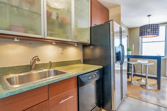 Building Photo - 6040 JFK Blvd E