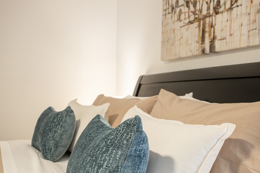 Building Photo - 5244 Edge Park Way