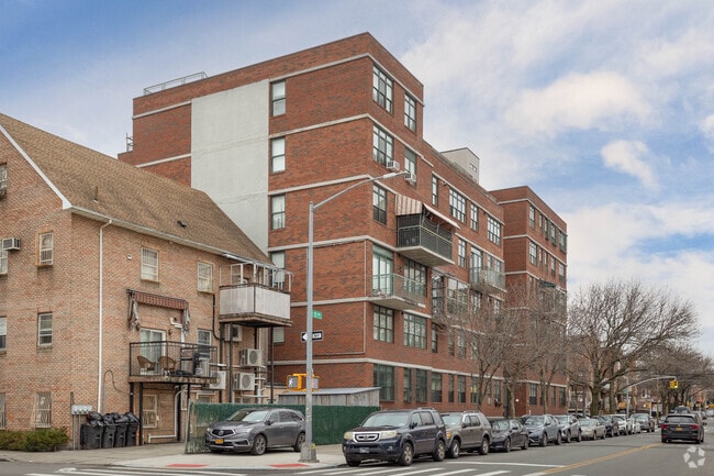 Building Photo - Eretz One Luxury Condominiums