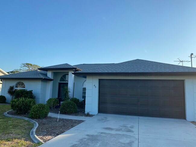Building Photo - 43 Pinehurst Ct