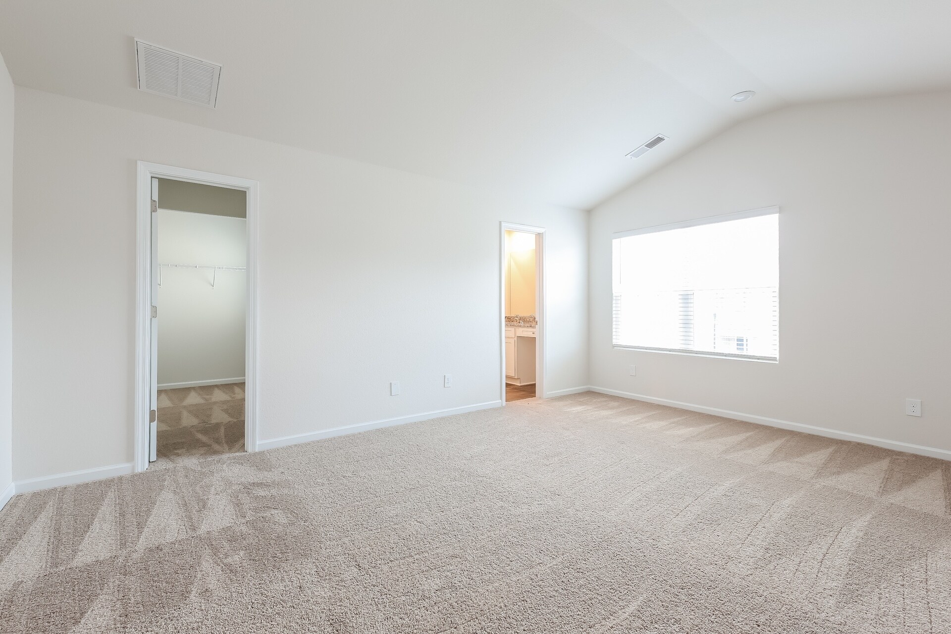 Building Photo - 2199 Southlea Dr