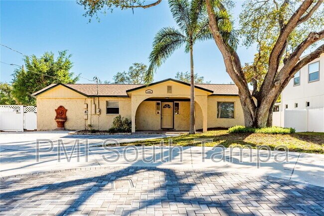 Building Photo - 3402 W Van Buren Dr
