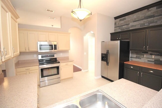 Building Photo - 25 Bird of Paradise Dr