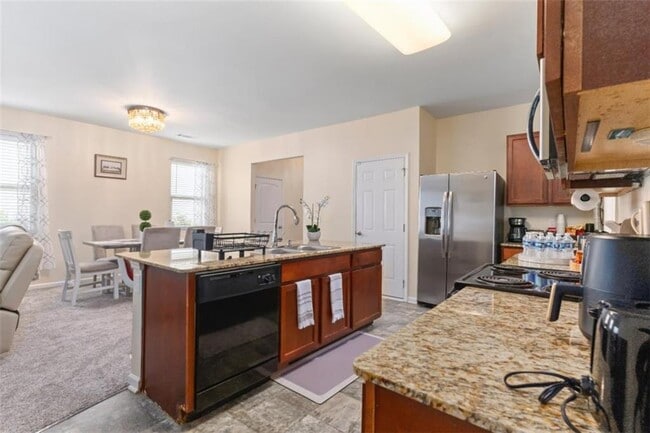 Building Photo - 2896 S Hills