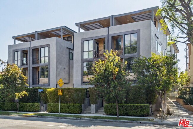 Primary Photo - 4429 Tujunga Ave