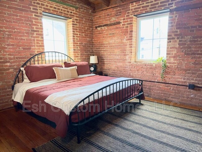 Building Photo - 437 W Grant St