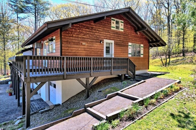 Building Photo - 561 Bald Hill Rd S