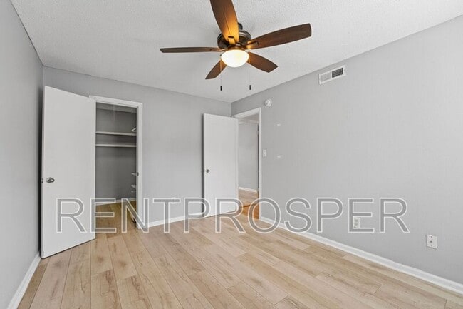 Building Photo - 317 E Amelia St