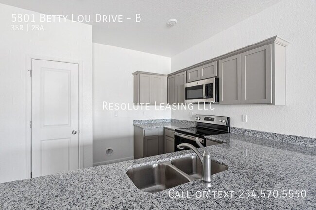 Building Photo - 5801 Betty Lou Dr