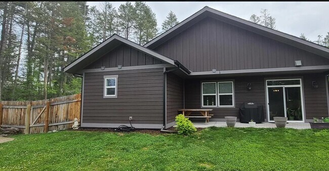 Building Photo - 108 Antelope Trl