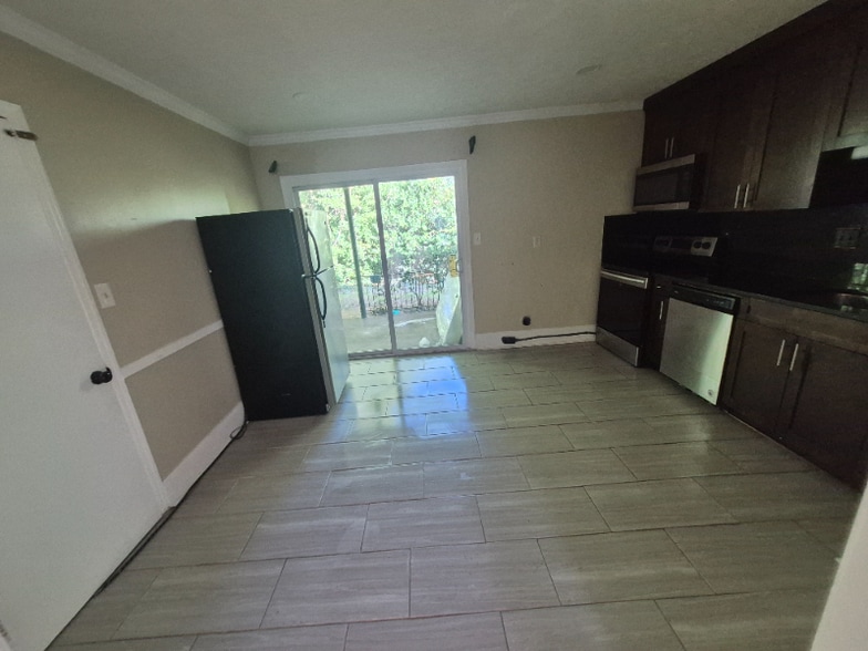 Building Photo - 373 Stone Mountain St