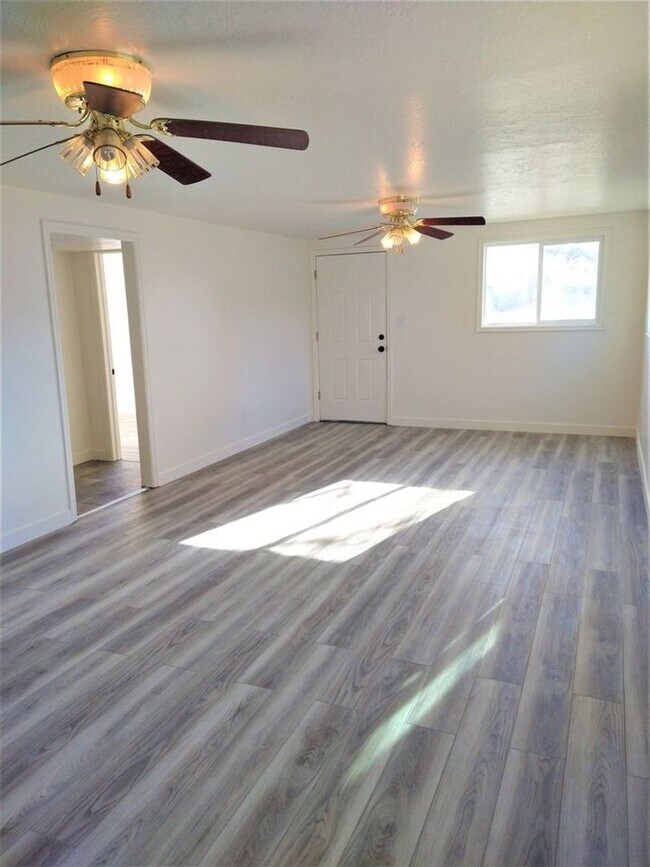 Building Photo - Coming soon!! Fresh & clean large Roy Home...