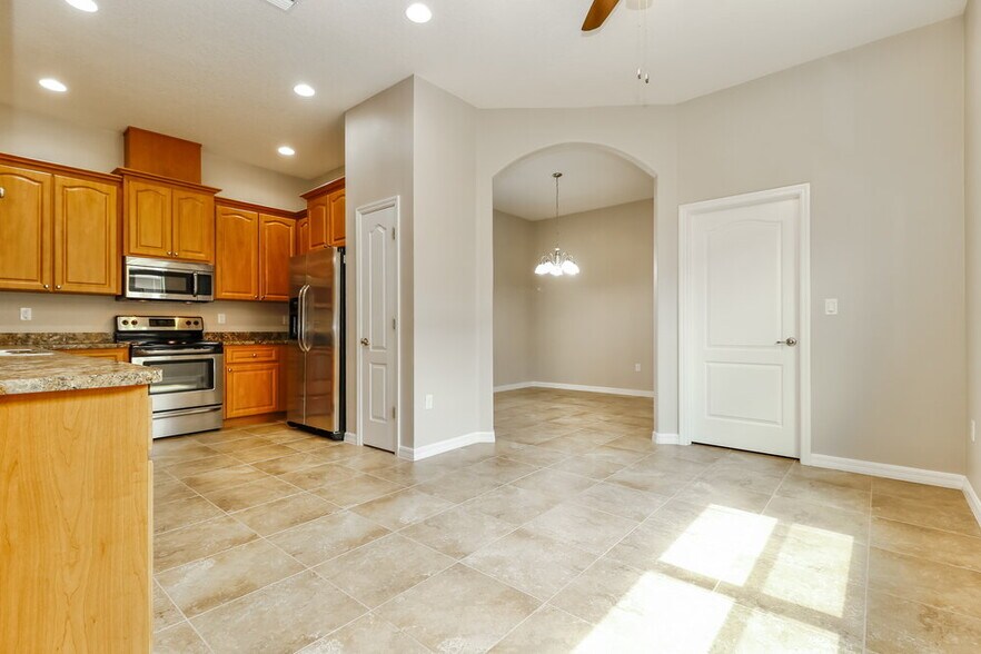 Building Photo - 4323 Sand Ridge Blvd