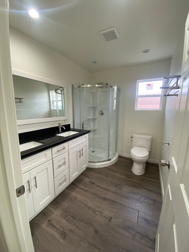 2nd bathroom - 13834 Lyle St
