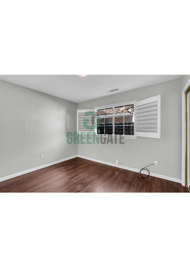 Building Photo - Lovely 3 Bedroom Home in Modesto MUST SEE!