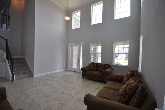 Building Photo - Large Home at Work Golf Village