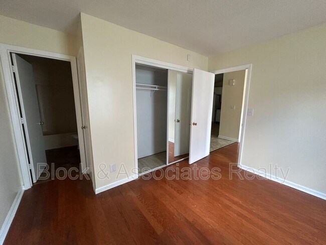 Building Photo - 808 Circle Dr