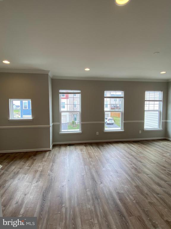 Building Photo - 112 Splendor Gdn Wy