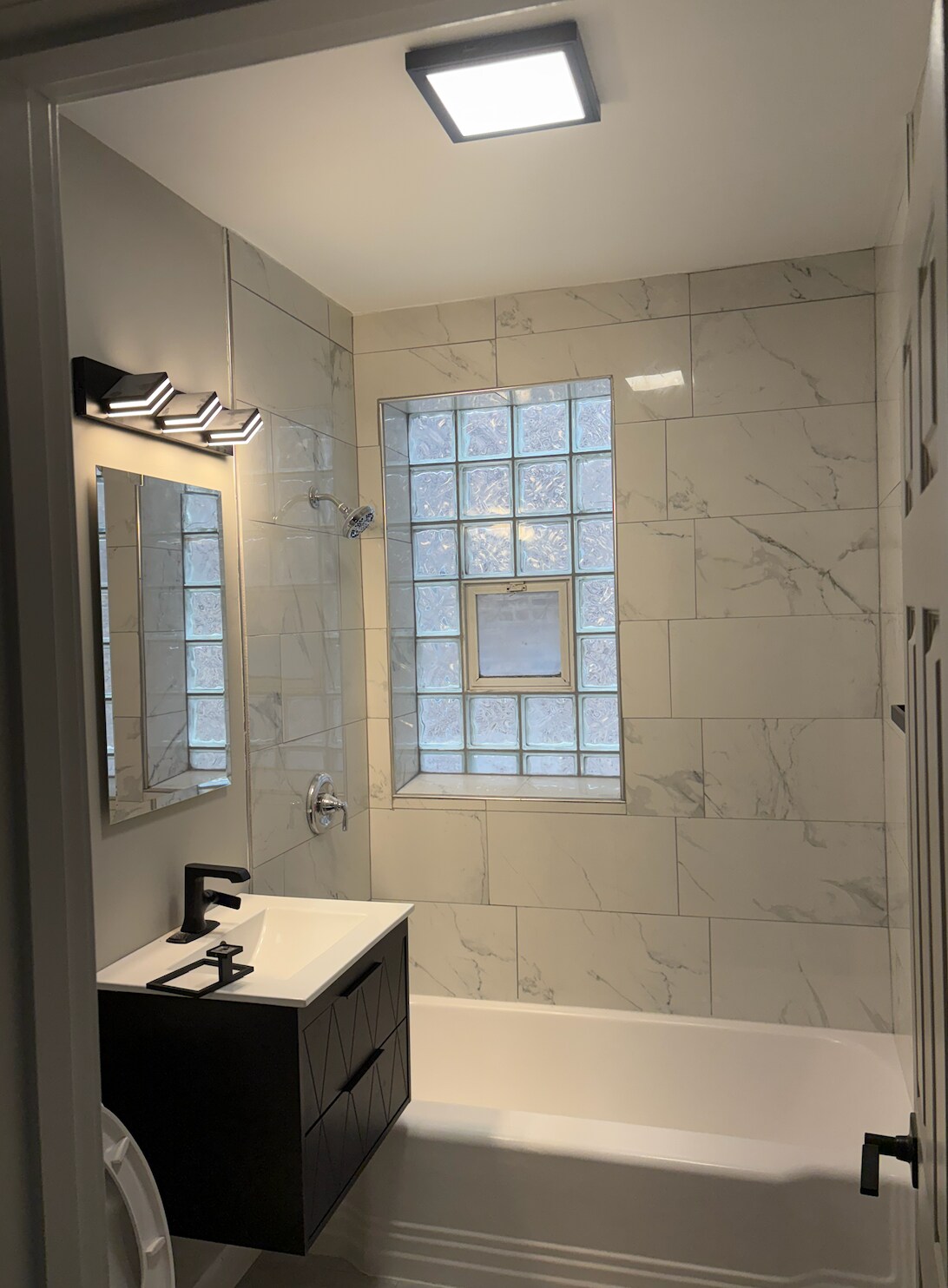 Building Photo - 2215 Elmwood Ave