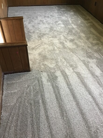 Building Photo - 1204 E 10th St