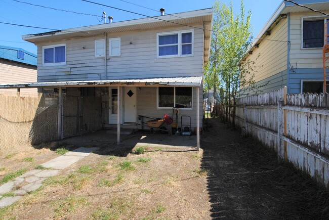 Building Photo - Lathrop St (1424/1426)