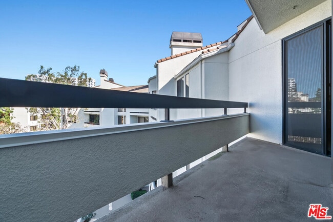 Building Photo - 2102 Century Park Ln