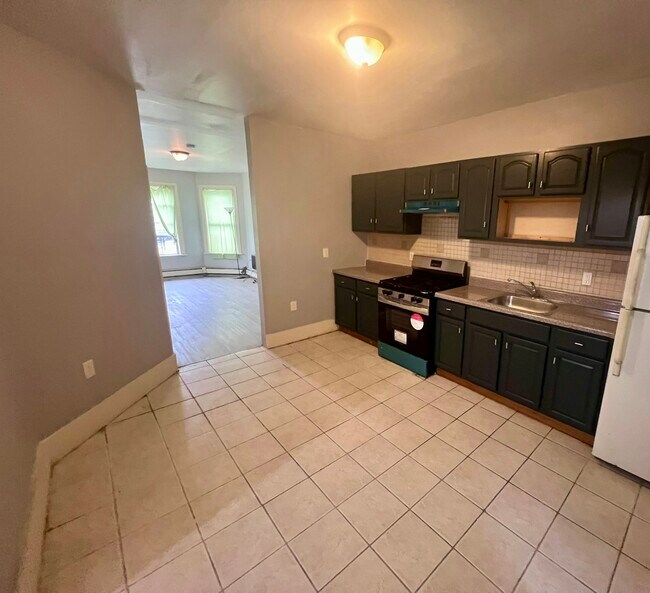 Primary Photo - 311 Summer Ave
