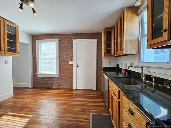 Building Photo - 34 Woodland St