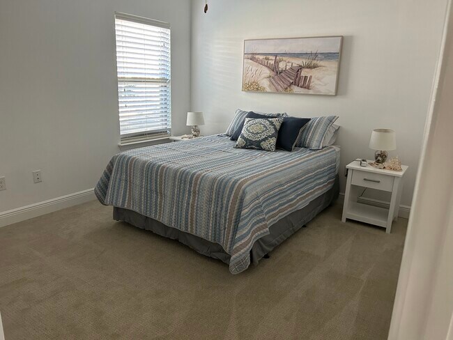 Guest room - 11 Hemingway Ln