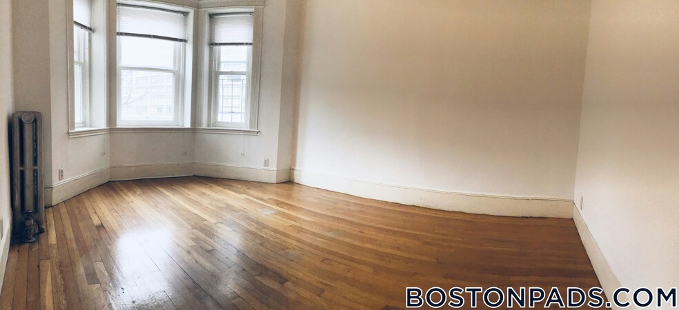 Building Photo - 28 Westland Ave