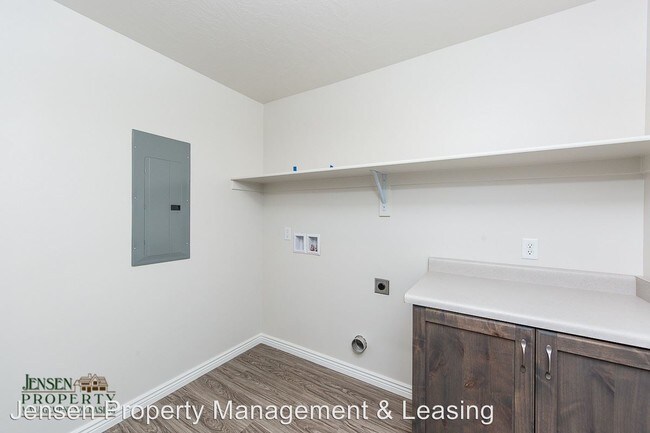 Building Photo - 3276 E Red Cedar Dr
