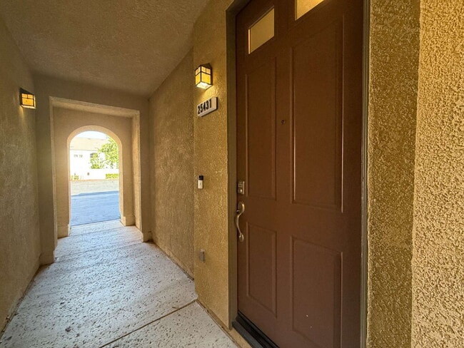 Building Photo - Welcome Home to the Treana Community in Stevenson Ranch 3BR 2 BA
