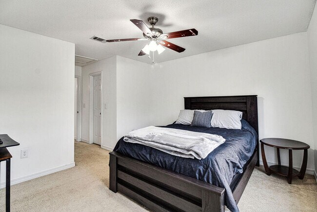 Building Photo - 289 Dahlquist Dr