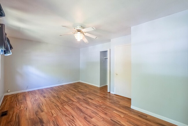 Building Photo - 121 S Orchard Dr
