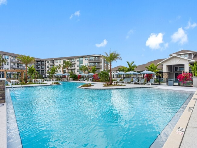 Building Photo - Amberlin Wiregrass Ranch 55+ Active Adult