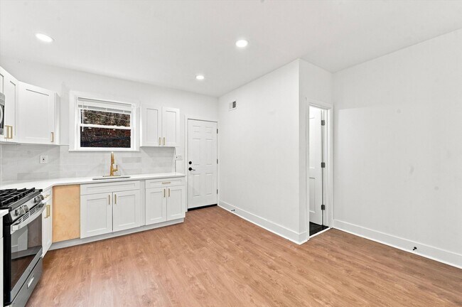 Building Photo - 269 S Hirst St