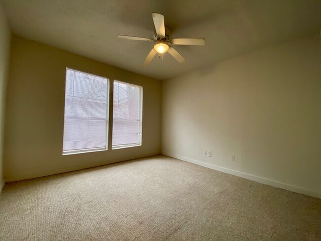 Building Photo - 3 Bedroom 1 Bath Home in Bossier City! - S...