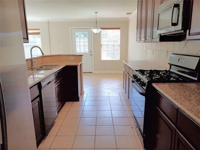 Building Photo - 6007 Shelbourne Park Ln