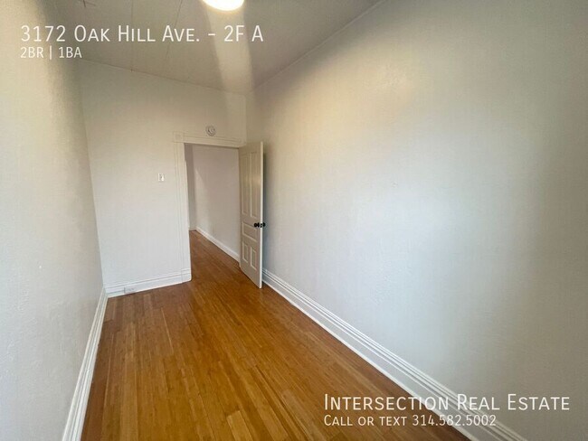 Building Photo - 3172 Oak Hill Ave