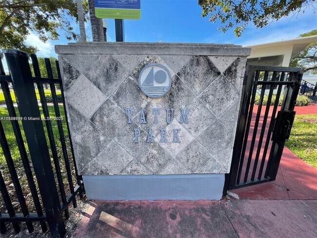 Building Photo - 8040 Tatum Waterway Dr
