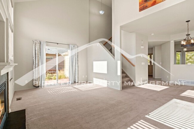 Building Photo - Beautiful 4-bedroom, 3.5-bath home with oversized 2 car garage, AC and enclosed back yard