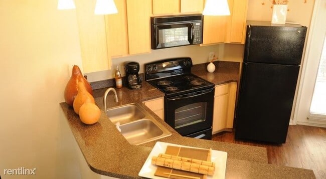 Building Photo - 1 br, 1 bath Condo - 3102 W Bay Area Blvd ...