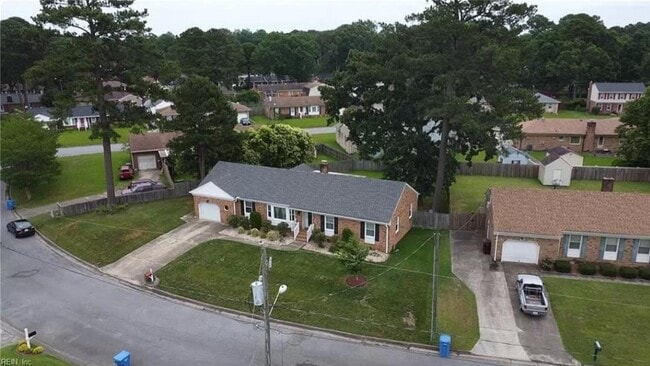 Building Photo - 2609 Brook Stone Dr