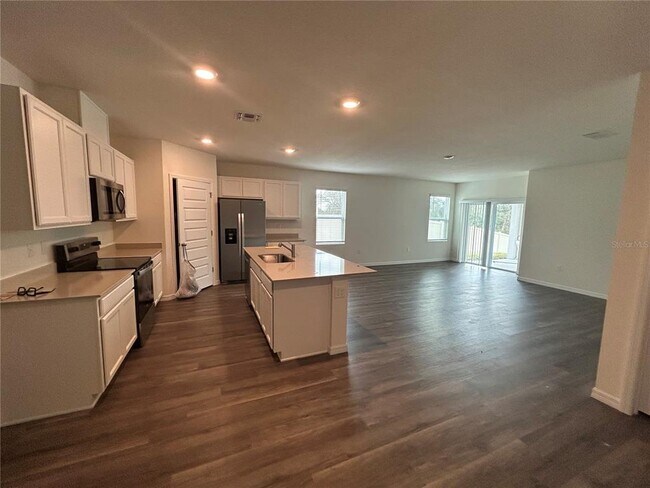 Building Photo - 3377 Wakefield Dr