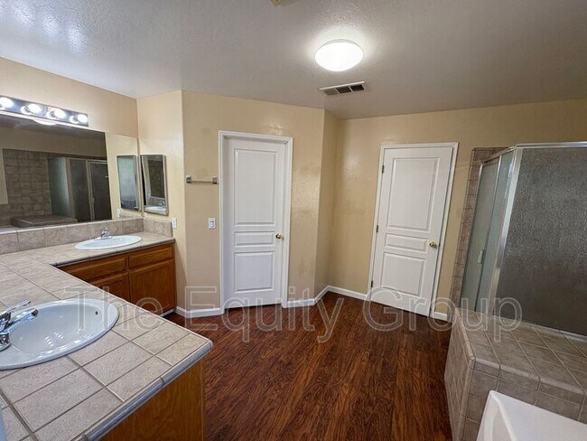 Building Photo - 312 W Reese Ave