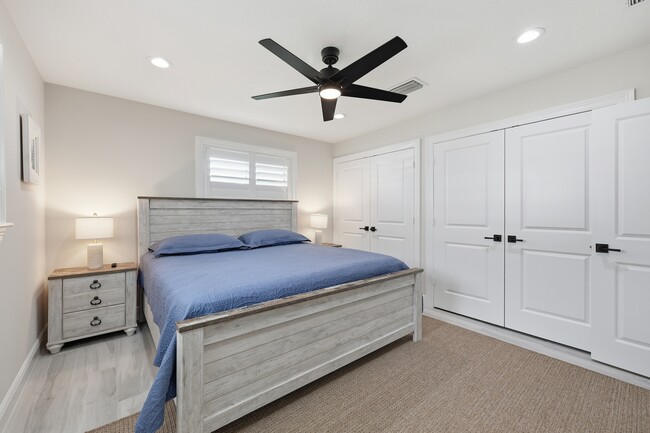 Building Photo - 1479 SW Seahawk Way